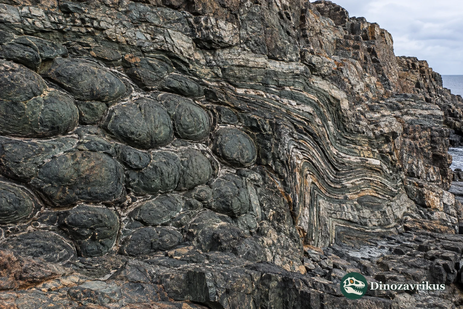 Pillow basalt and folded layers in a Mesoarchean greenstone belt